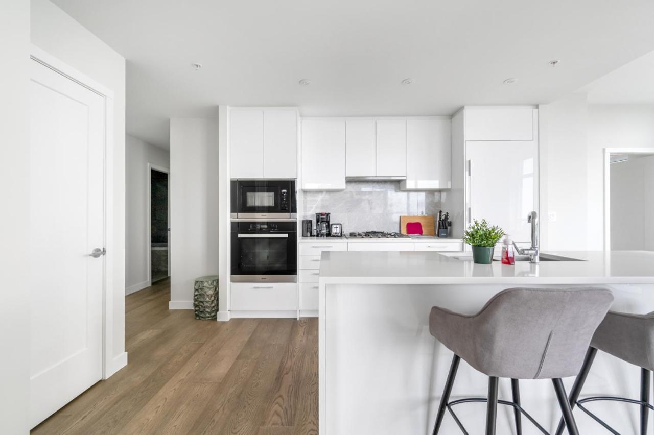Urban Oasis: Stylish Apartment Retreat At Ubc Vancouver Luaran gambar